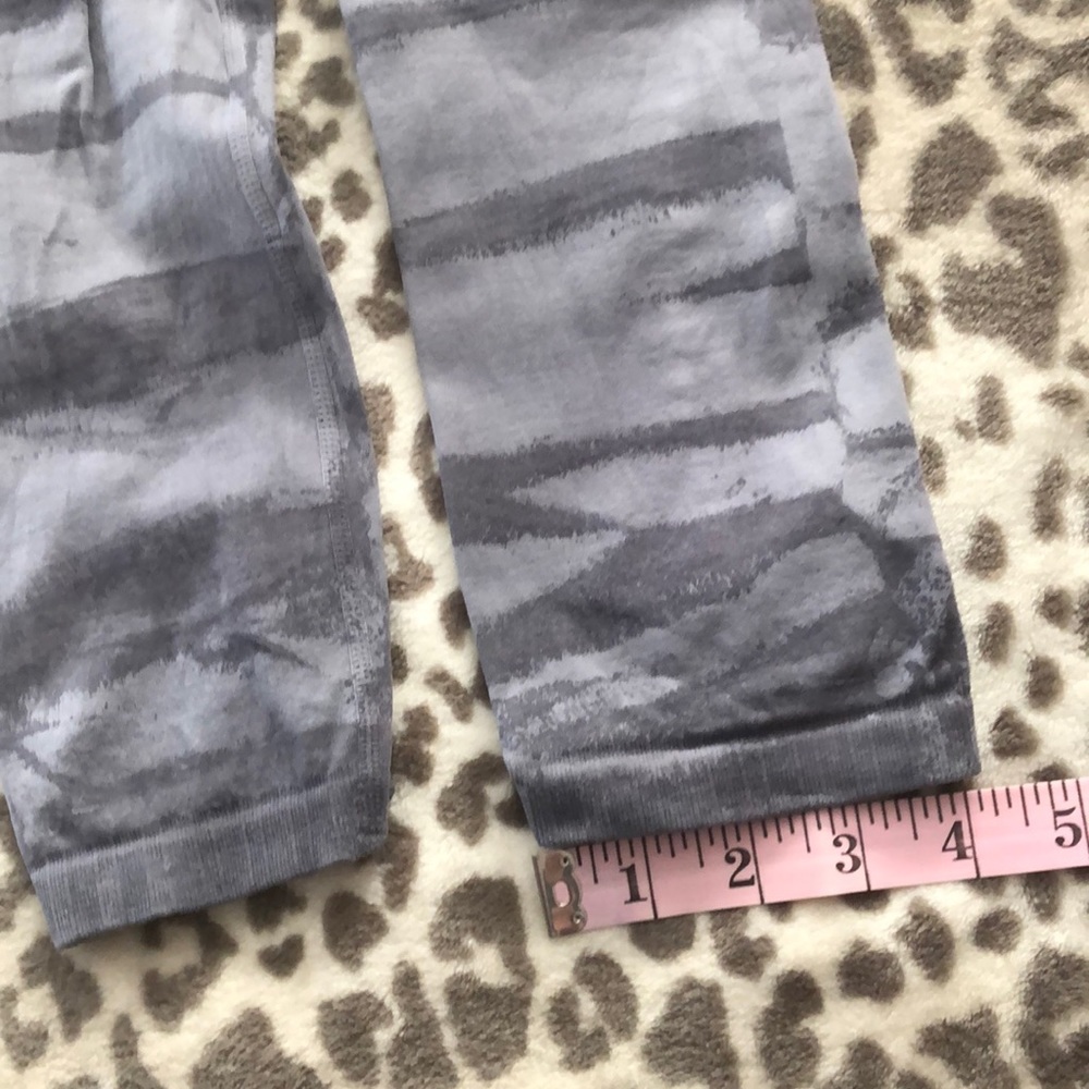 Free People Movement Good Karma High Rise Waist Leggings Gray Print Size XS/S - Picture 14 of 17